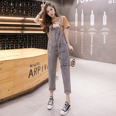 Salopetă casual de damă din denim cu motive rupte