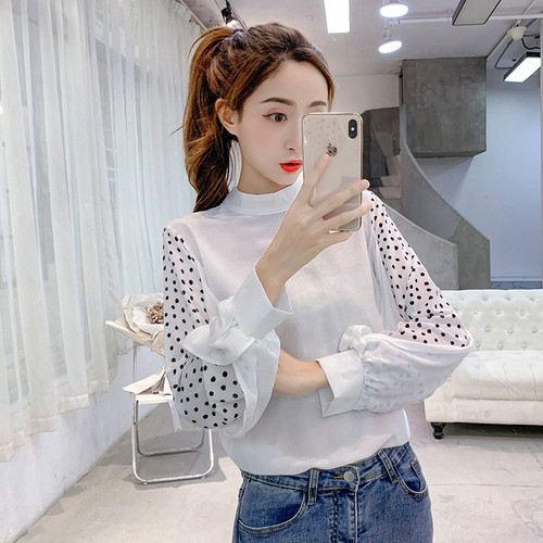 Bluză de damă modernă cu buline în alb și negru