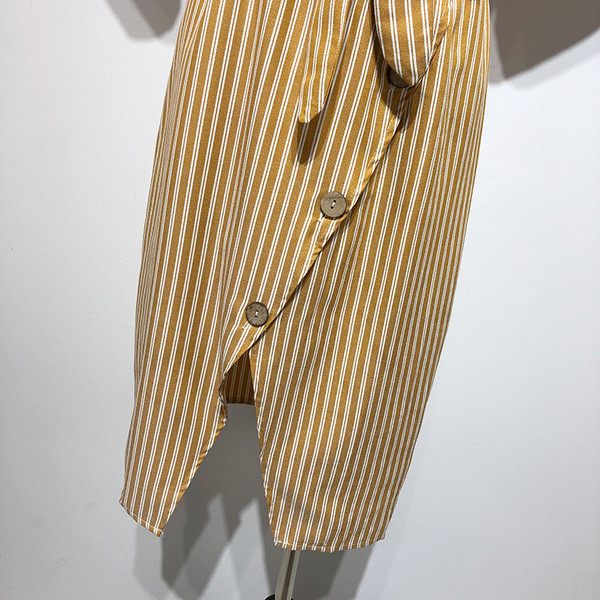 Rochie lunga in dungi cu nasturi si cravate in talie