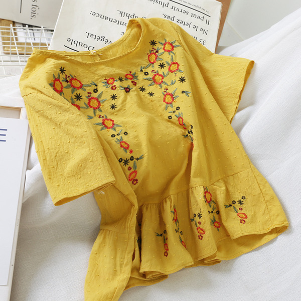 Bluza de dama eleganta cu broderie florala in mai multe culori