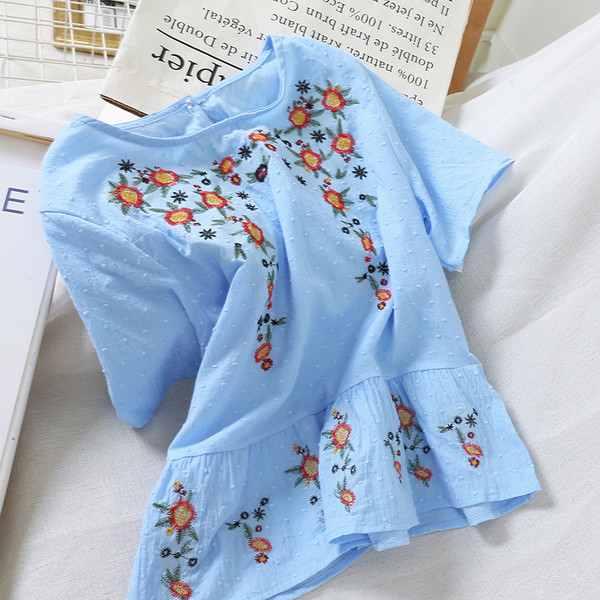 Bluza de dama eleganta cu broderie florala in mai multe culori