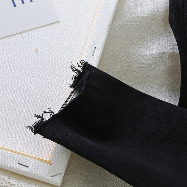 Alkalmi női farmer Karcsú modell fekete színben