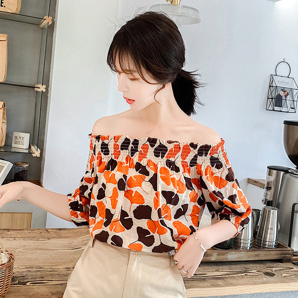 Bluza de dama moderna cu model floral cu umerii goi in doua culori