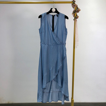 Rochie de damă din denim cu bretele largi și legături în talie