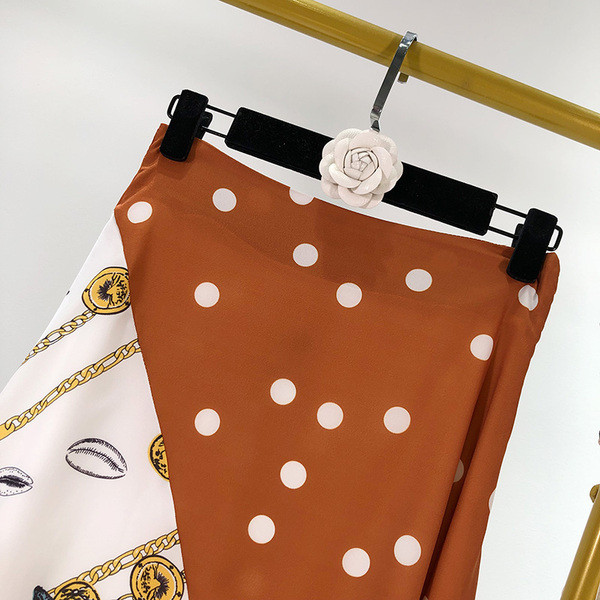 Fusta lunga maro cu model