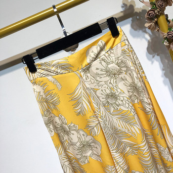 Fusta lunga cu nasturi in galben si dreapta