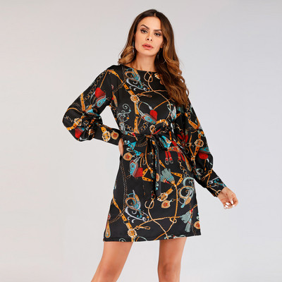 Rochie colorată de damă cu mâneci lungi și neagră