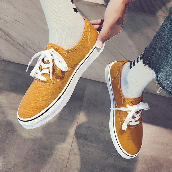 Tenisi casual barbatesti in patru culori cu aplicatie