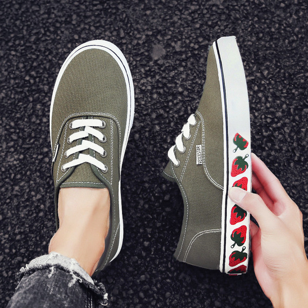 Tenisi casual barbatesti in patru culori cu aplicatie