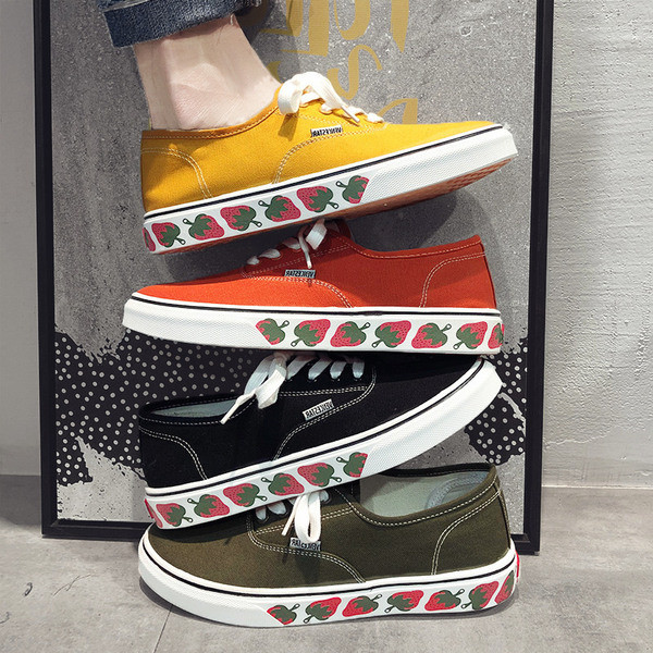 Tenisi casual barbatesti in patru culori cu aplicatie