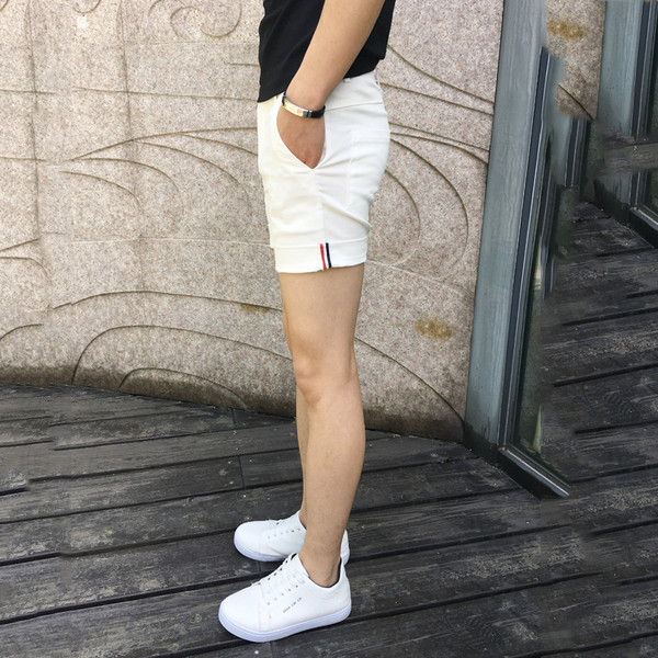 Pantaloni scurți moderni pentru bărbați în patru culori