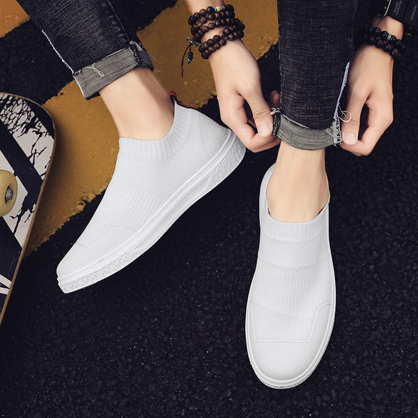 Model nou de adidasi pentru barbati in trei culori cu talpa plata