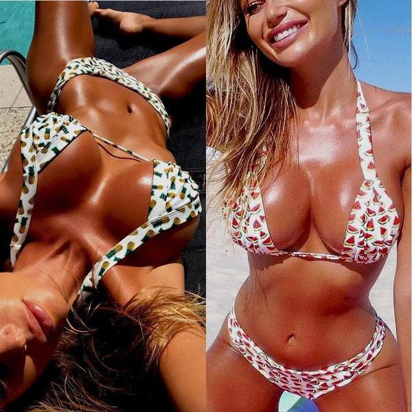 Costum de baie modern din două piese alb cu ananas și pepene verde