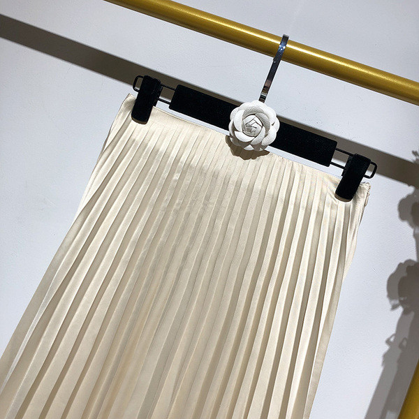 Fusta moderna plisata de dama cu efect stralucitor