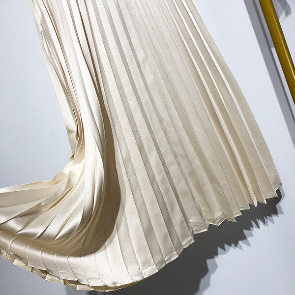 Fusta moderna plisata de dama cu efect stralucitor