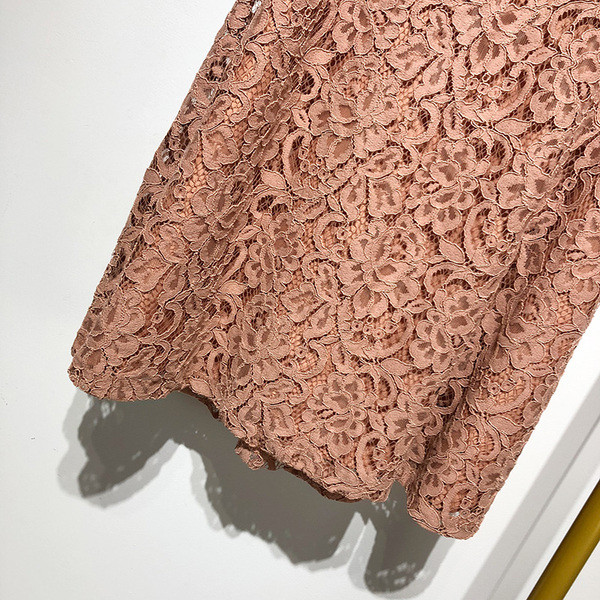 Fusta de dama lunga din dantela de culoare maro