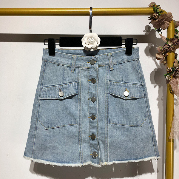 Fusta de dama scurta din denim cu nasturi de culoare albastra