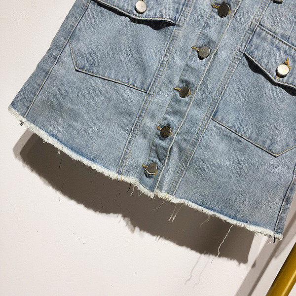 Fusta de dama scurta din denim cu nasturi de culoare albastra