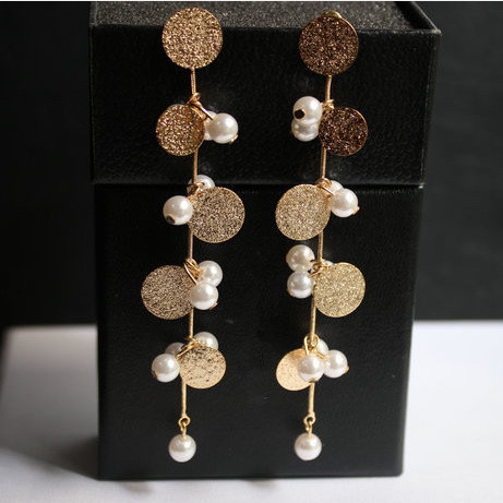 Cercei dama - in culoare aurie cu perle