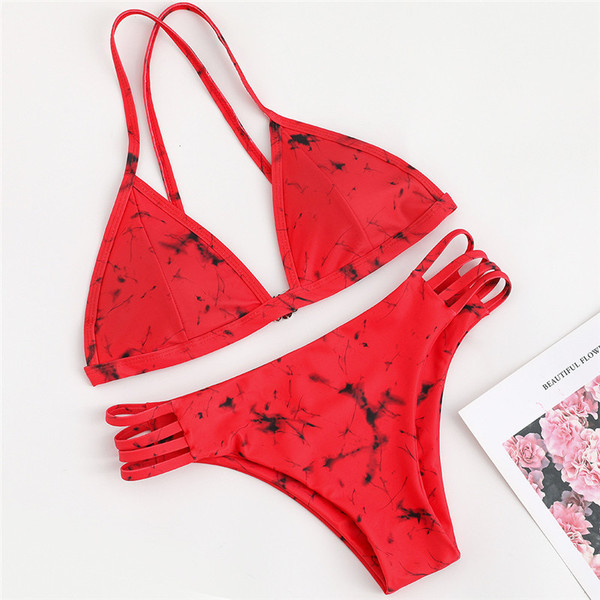 Ένα μοντέρνο μαγιό  με μαρμάρινο αποτέλεσμα σε δύο χρώματα