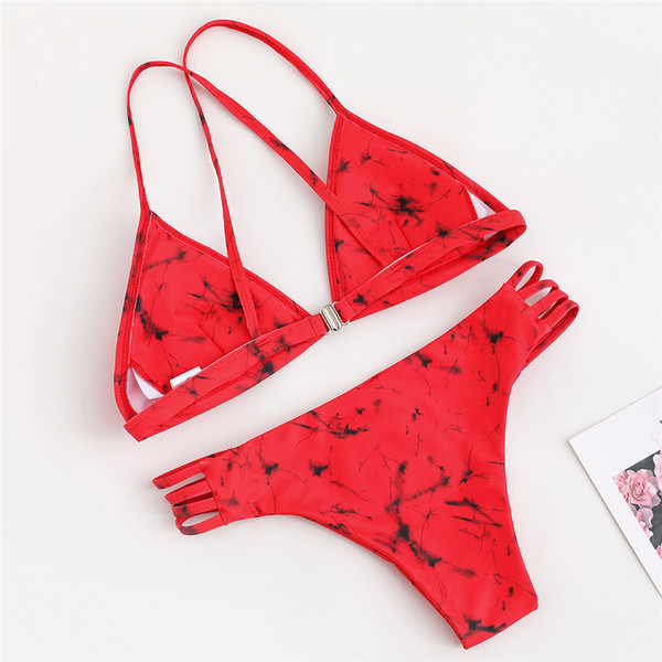 Ένα μοντέρνο μαγιό  με μαρμάρινο αποτέλεσμα σε δύο χρώματα