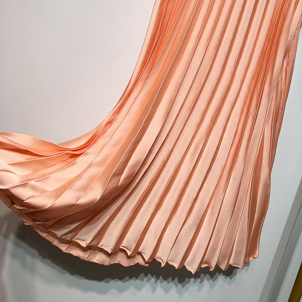 Fusta lunga plisata de culoare roz