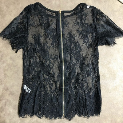 Cămașă de damă elegantă din dantelă în alb și negru