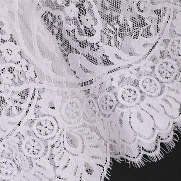 Cămașă de damă elegantă din dantelă în alb și negru