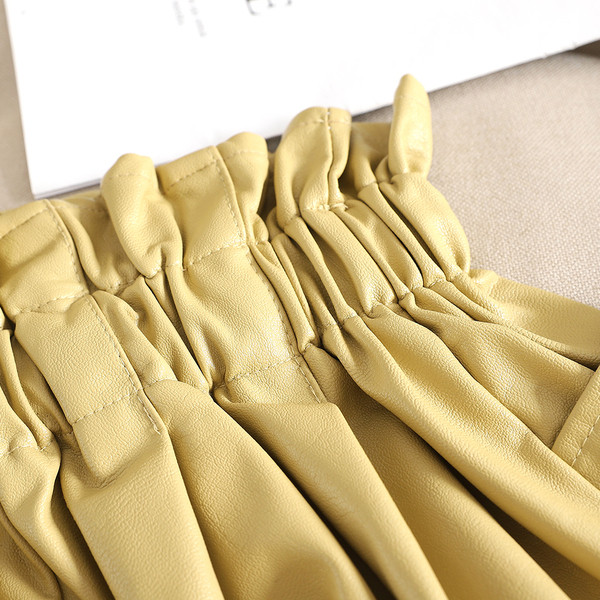 Pantaloni scurti de dama cu cravate si talie inalta in mai multe culori