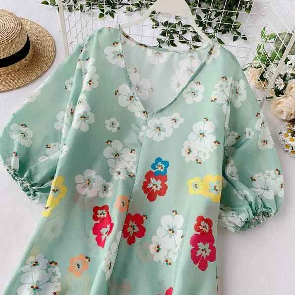 Rochie moderna de dama cu model floral cu maneci scurte