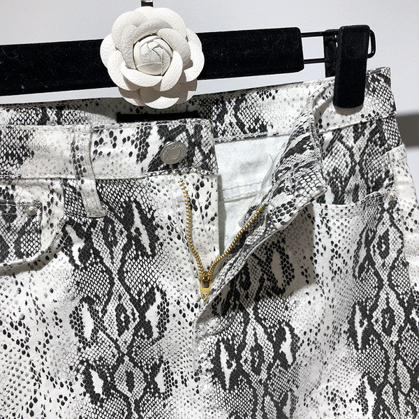 Fusta scurta din denim cu animal print