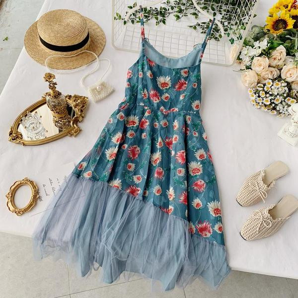 Rochie moderna de dama cu model floral si tul