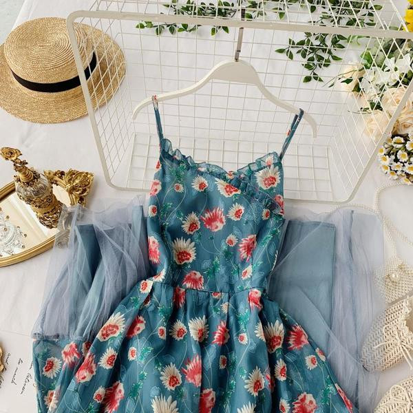 Rochie moderna de dama cu model floral si tul