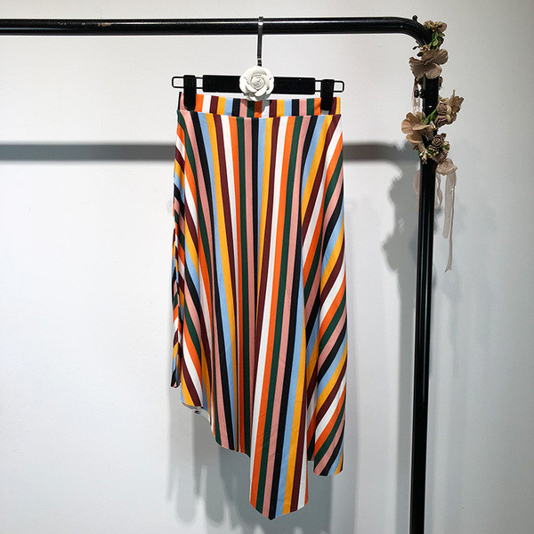 Fusta lungă de damă în dungi