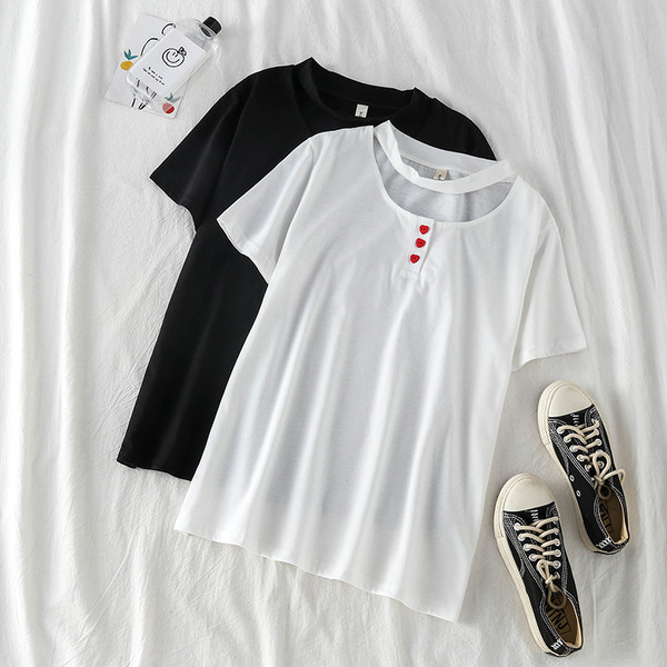 Tricou de dama modern cu maneci scurte si nasturi alb-negru