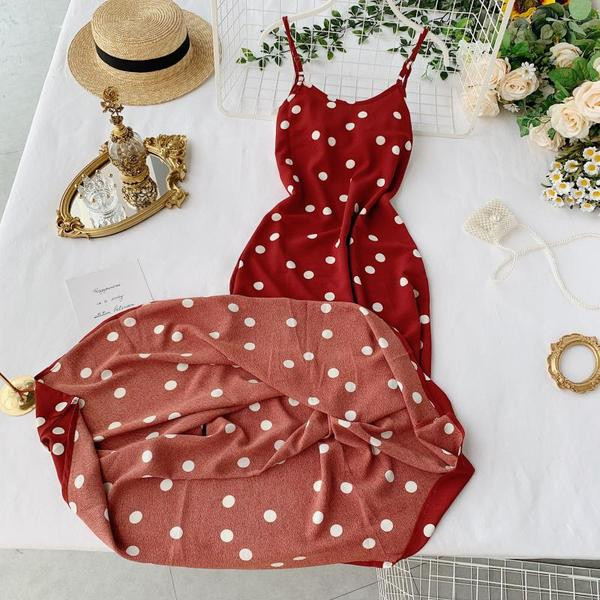 Rochie de dama cu buline de culoare rosie