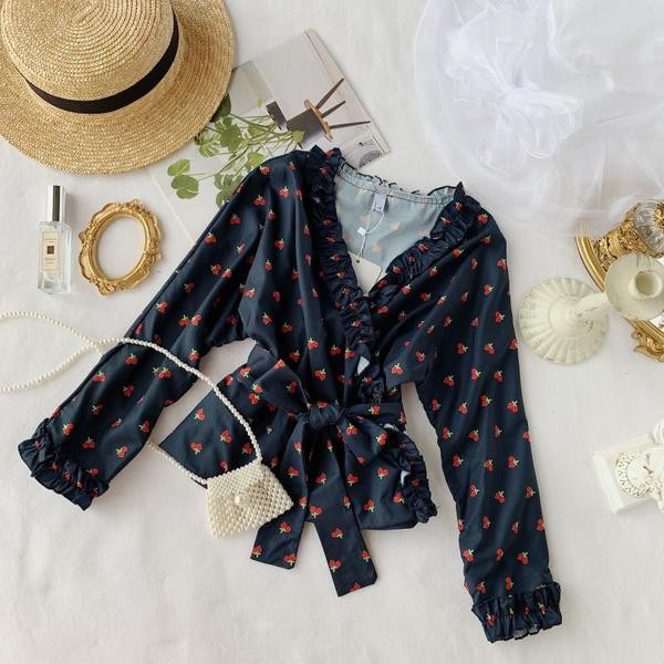 Cămașă de damă în albastru și alb