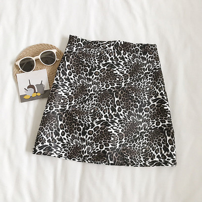 Fusta scurta de dama moderna cu model leopard in doua culori