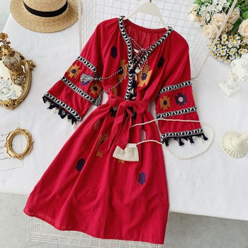 Rochie de dama in rosu si alb cu broderie