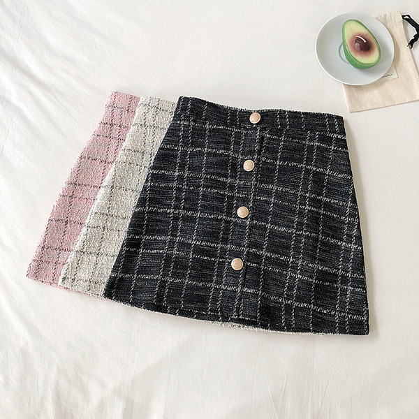 Fusta de dama eleganta cu talie inalta si nasturi in trei culori