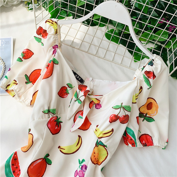 Rochie de dama cu aplicatie si maneci scurte