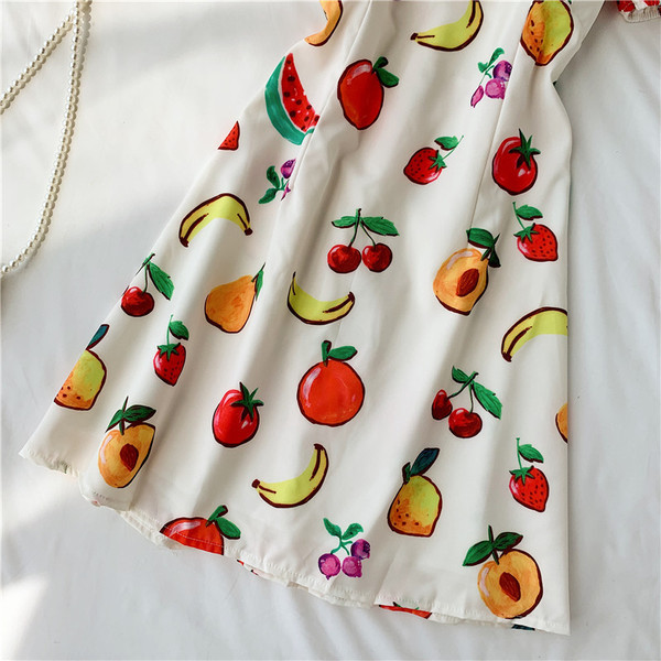 Rochie de dama cu aplicatie si maneci scurte