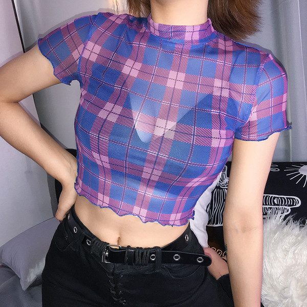 Bluză de damă în carouri de ultimă generație cu mâneci scurte