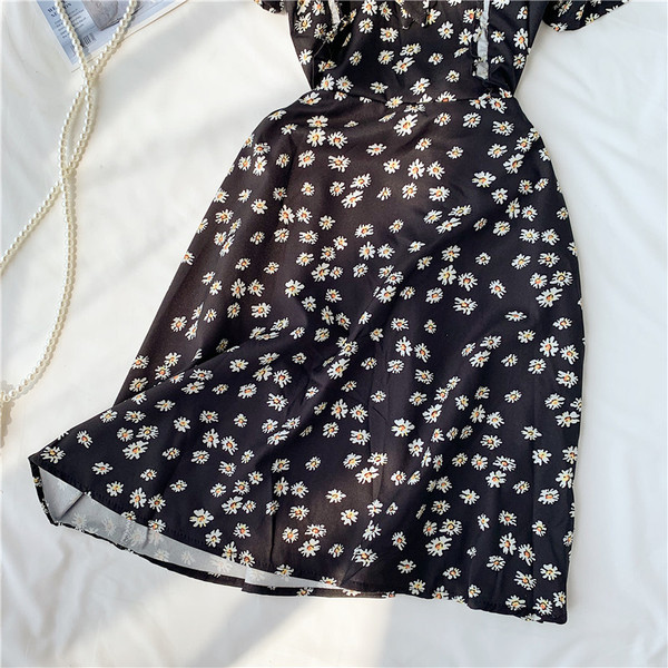 Rochie de dama in negru si model floral