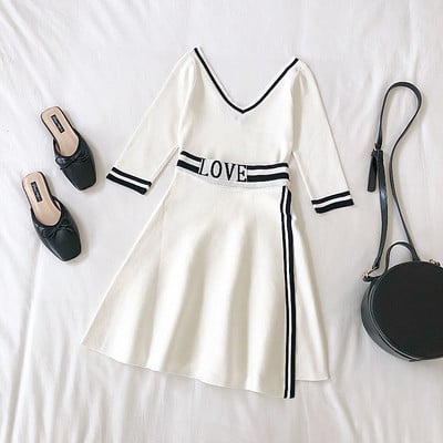 Set modern pentru femei din două părți cu o inscripție alb-negru