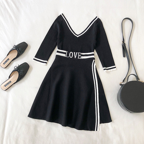 Set modern pentru femei din două părți cu o inscripție alb-negru