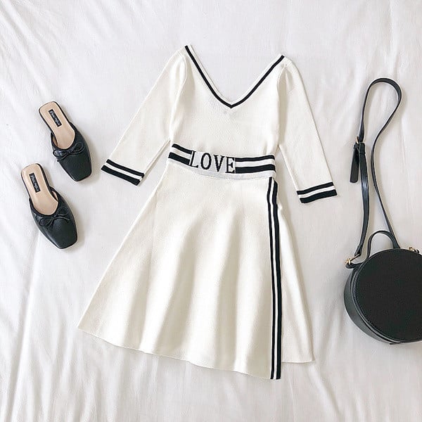 Set modern pentru femei din două părți cu o inscripție alb-negru