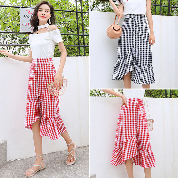 Fusta dama in carouri in doua culori cu nasturi