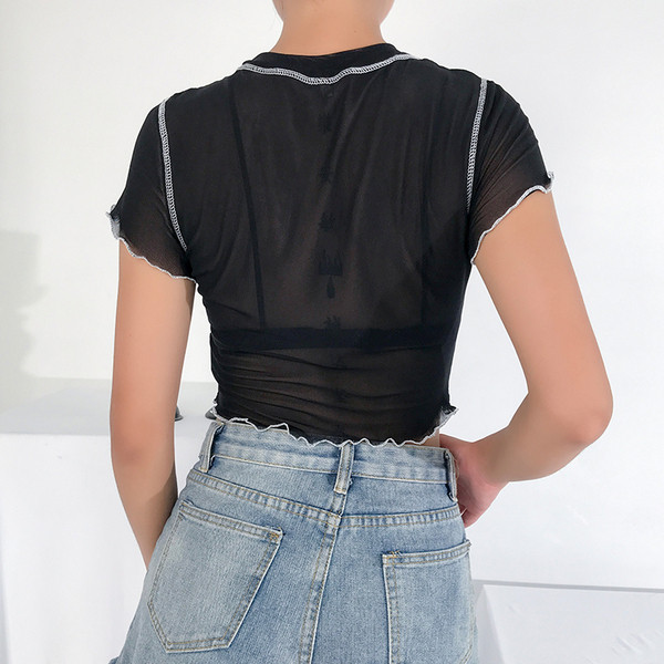 Bluză de damă modernă de culoare neagră - model scurt