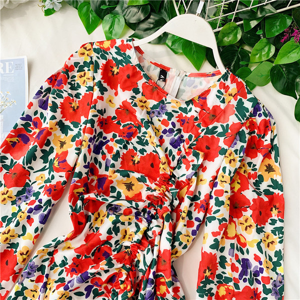 Rochie de dama cu model floral si maneci lungi